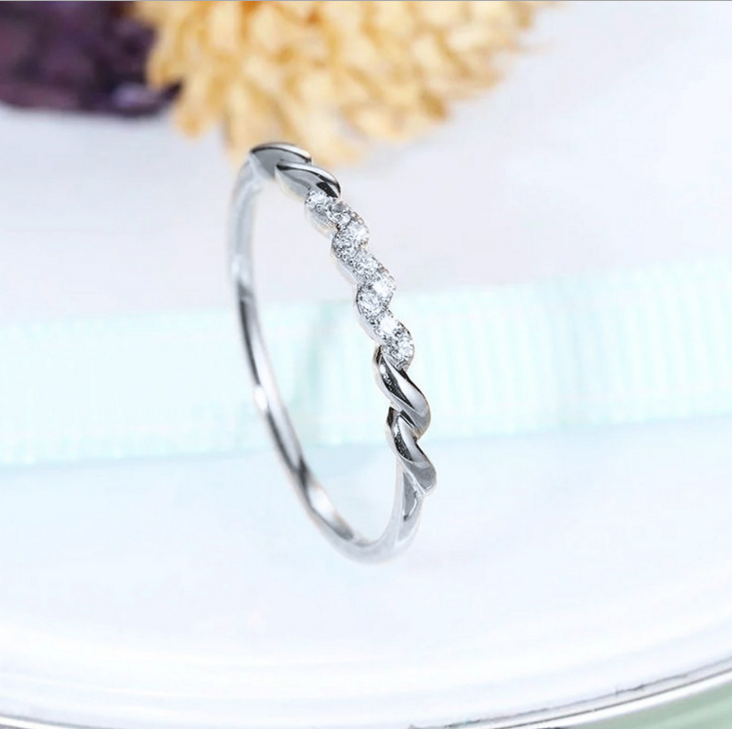 Creative woven wave ring Fashion OL wild zircon ladies ring jewelry