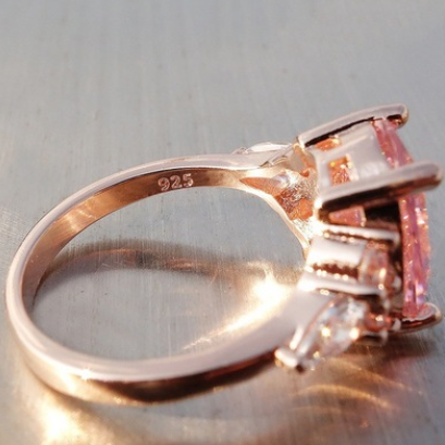 Best selling new pink diamond crystal princess ring European and American goose egg shape simulation diamond engagement ring