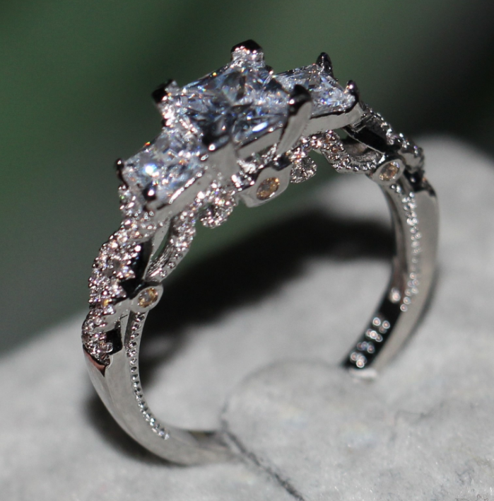 خاتم مربع من الذهب الوردي للنساء - خاتم زفاف كلاسيكي مع رمز الأمنيات