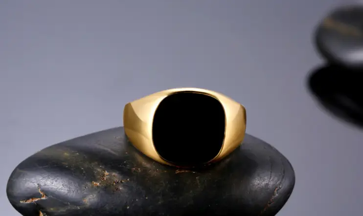 Sleek minimalist design personality domineering black drop oil men's ring classic men's ring