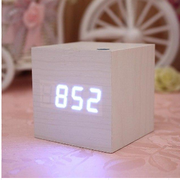 Minimalist Cube shaped sound-sensitive wooden digital clock with temperature display - Image 7