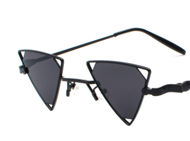 Black Frame Gray Piece