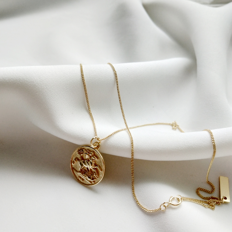 925 Sterling Silver Vintage  Round Coin Pendant Necklace