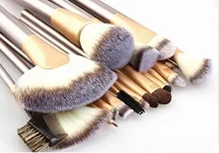 Spot Detonating 121824, White Make-up, Make-up Brush