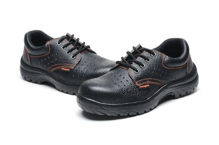Antiskid and wear-resistant safety protection of Baotou working shoes safety shoes in summer 4