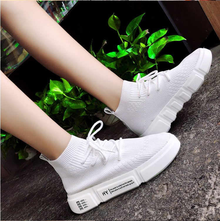 Low-top canvas shoes