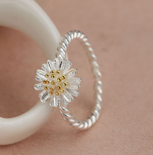 Small Daisy Sun Flower Ring