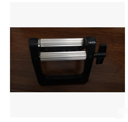 Hair salon special aluminum alloy extrusion paste metal plastic bottle cream tool dye paste special squeezer