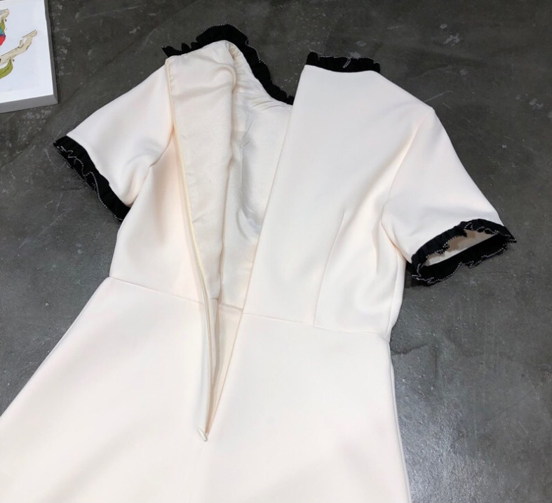 Contrast ruffled collar neckline slim short sleeve dress