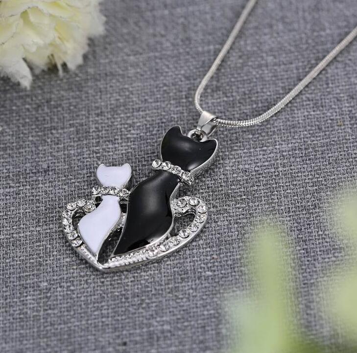 New Lovely Cat Paw Black White Cats Crystal Pendant Necklace