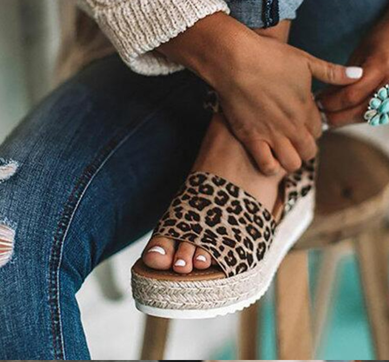 Spot perennial cash faster sell Amazon Amazon explosions foreign trade large yards with light bottom hemp rope sandals women