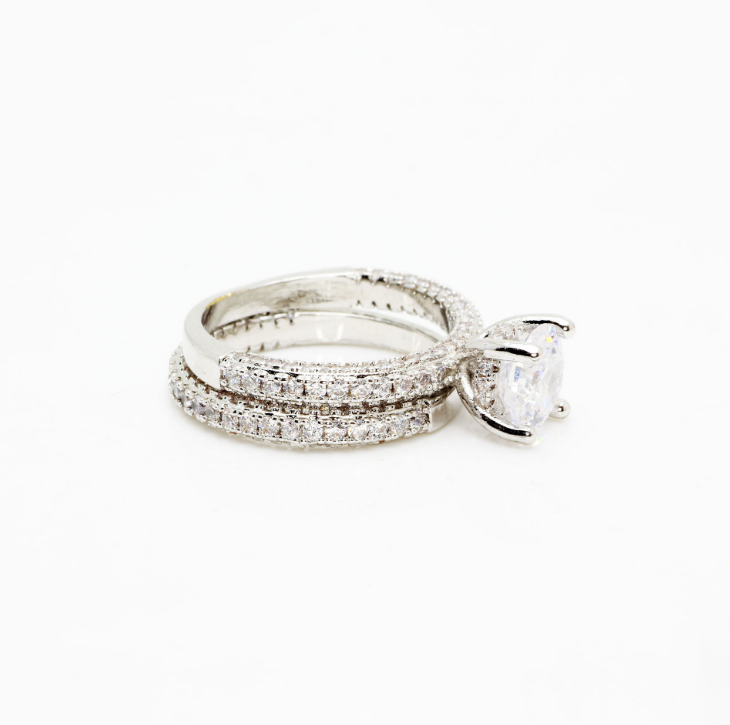 New Flash Diamond Round Princess Ring Fashion Female Engagement Marriage Diamond Ring Female