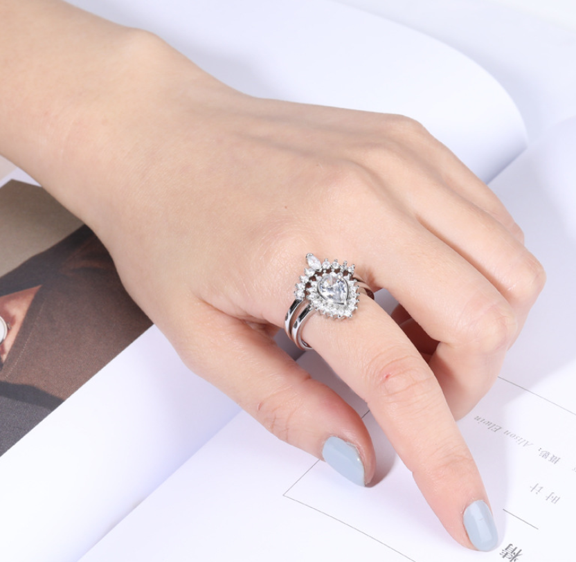 Wish new day does not fall water drop pear shape simulation diamond set ring European beauty crown engagement ring