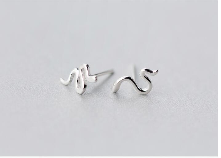 Stylish serpentine ear nail personality wave studs
