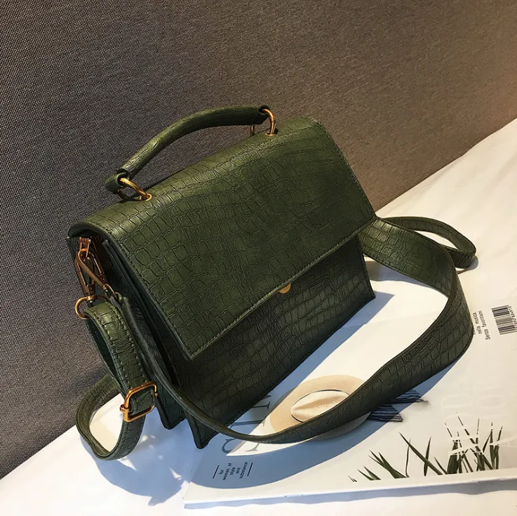 Retro portable wild wide shoulder slung small square bag - Green