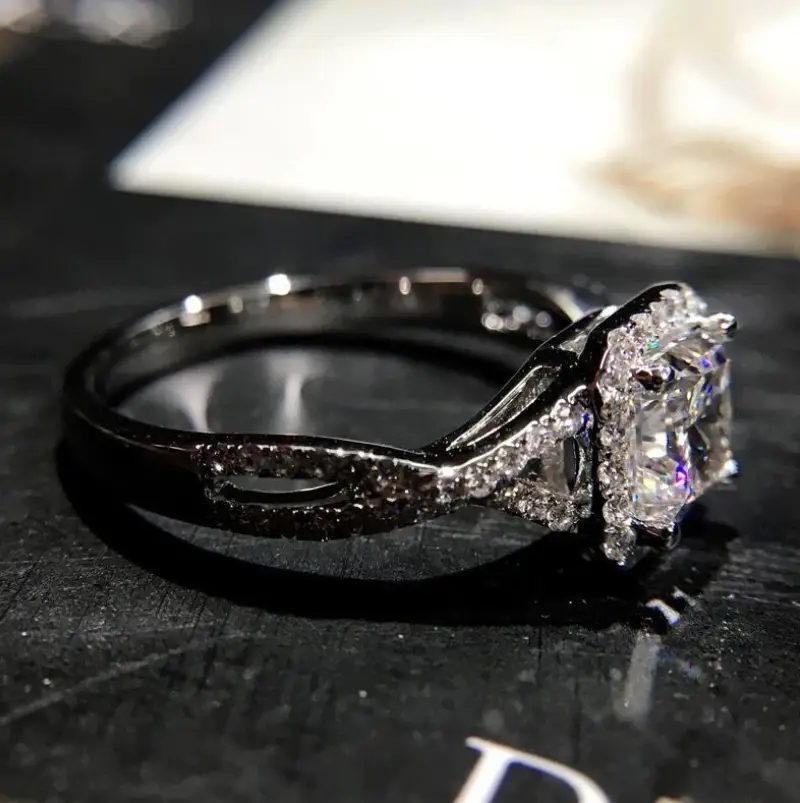 Wish hot 6mm new princess diamond ring Europe and America inlaid zircon female 925 silver engagement ring