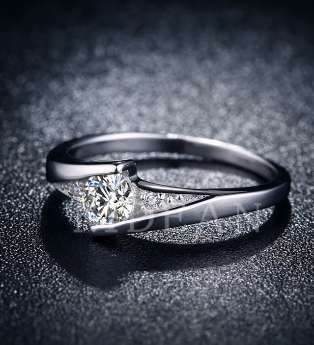 Fashion classic jewelry High quality inlaid zircon plated white gold ladies ring factory outlet