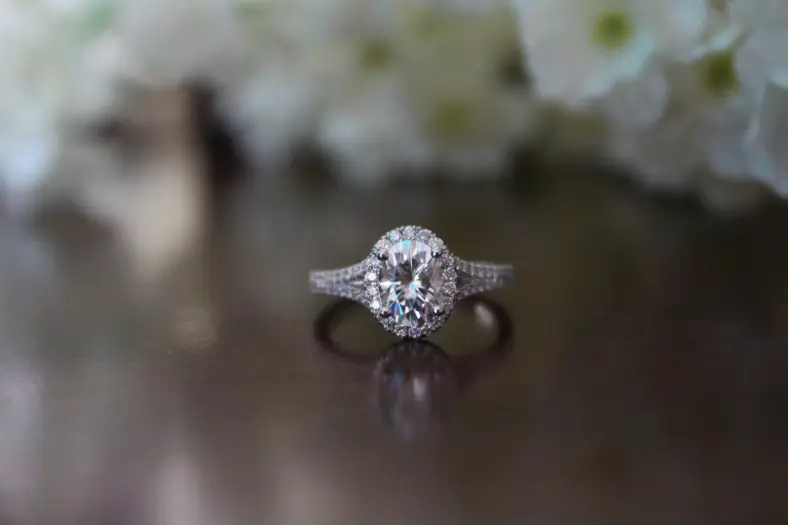 Simulated zircon oval ring