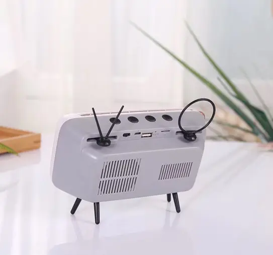 Retro TV mini portable audio