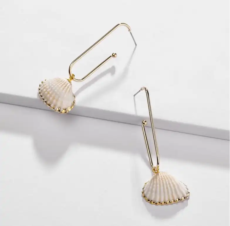 Qingdao Europe and the United States big jewelry earrings natural shell gold-plated side ear hook female earrings foreign trade new earrings
