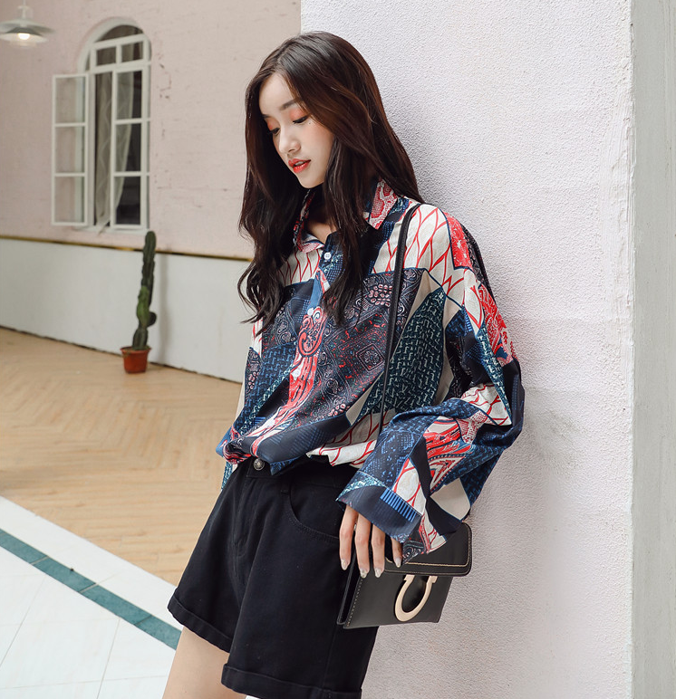 Loose printed shirt