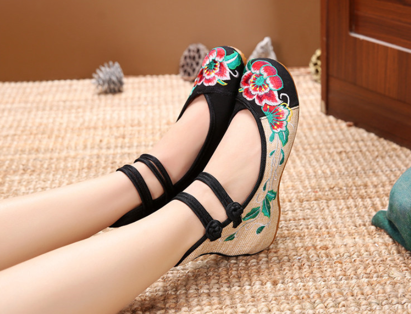New hibiscus flower linen tendon bottom increase old Beijing cloth shoes national wind square dance embroidered shoes