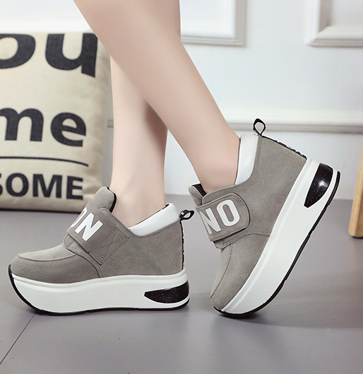 Increased Velcro casual sports shoes female Korean version of the wild letter thick bottom wedge