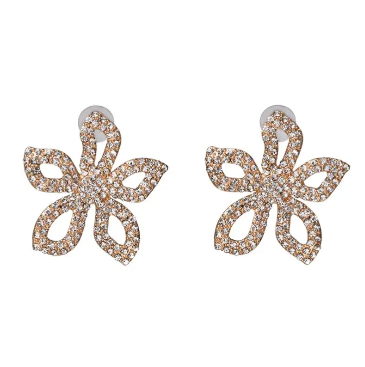 Exquisite fashion stud earrings in colorful diamonds