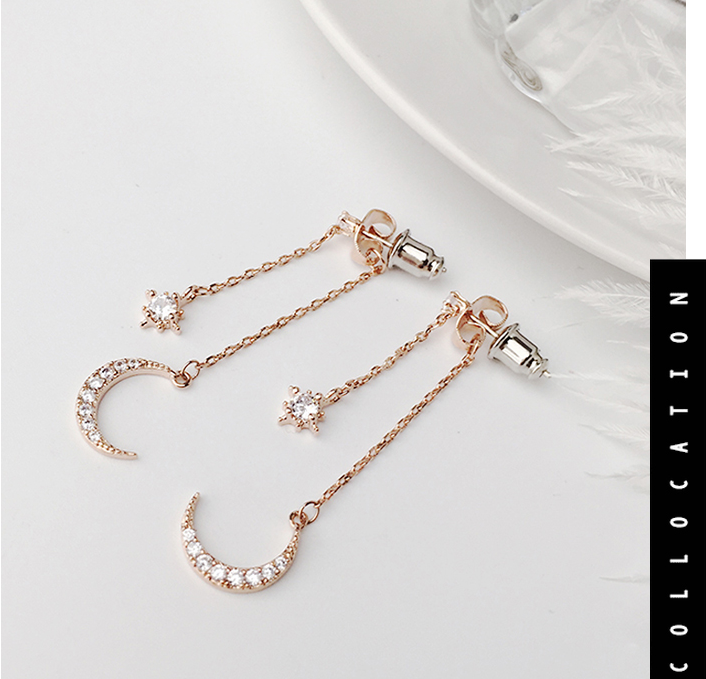 Moon tassel ear clip