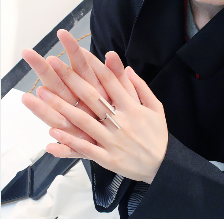 Double word geometric tail ring ring female