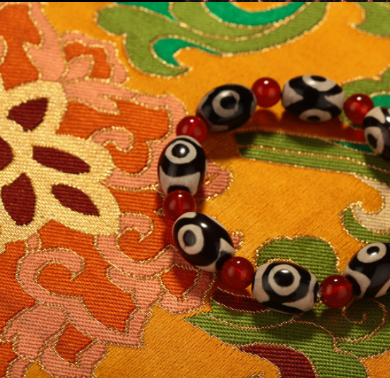 Three-eyed Dzi Bead Red Agate Beads Bracelet Bracelet — foto 2