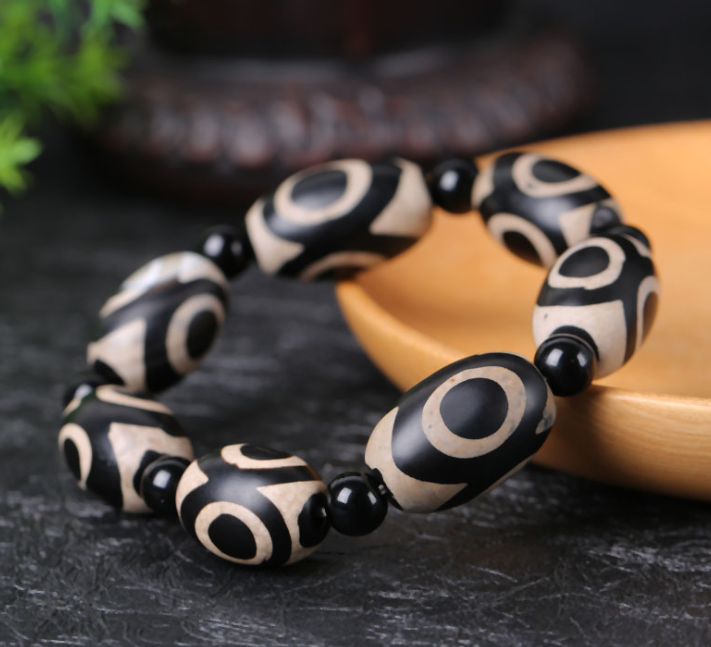 Old pit agate bracelet