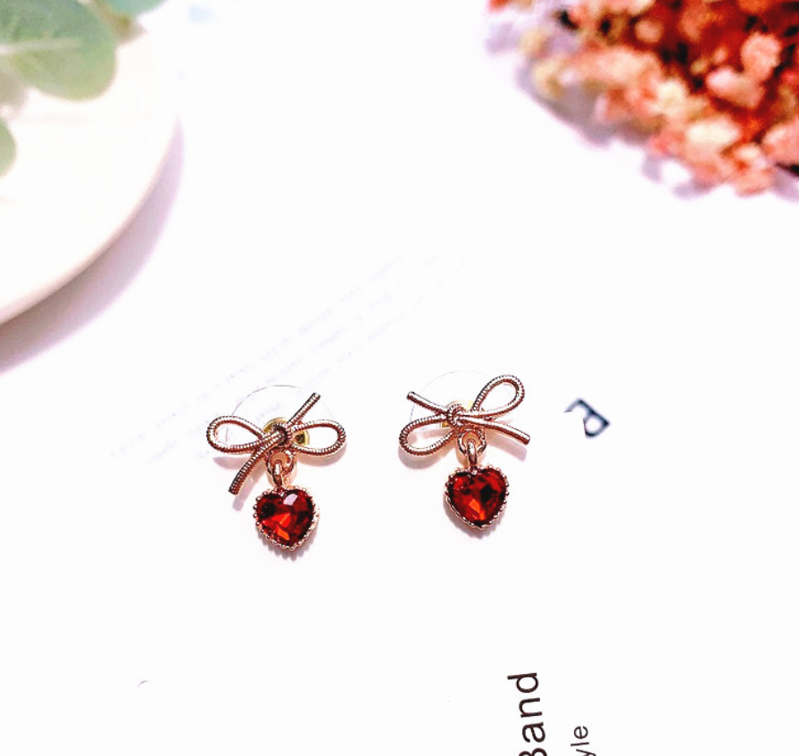 Stud earrings female 925 silver pin tide Korea simple small high-end love bow bow earrings net red lady earrings
