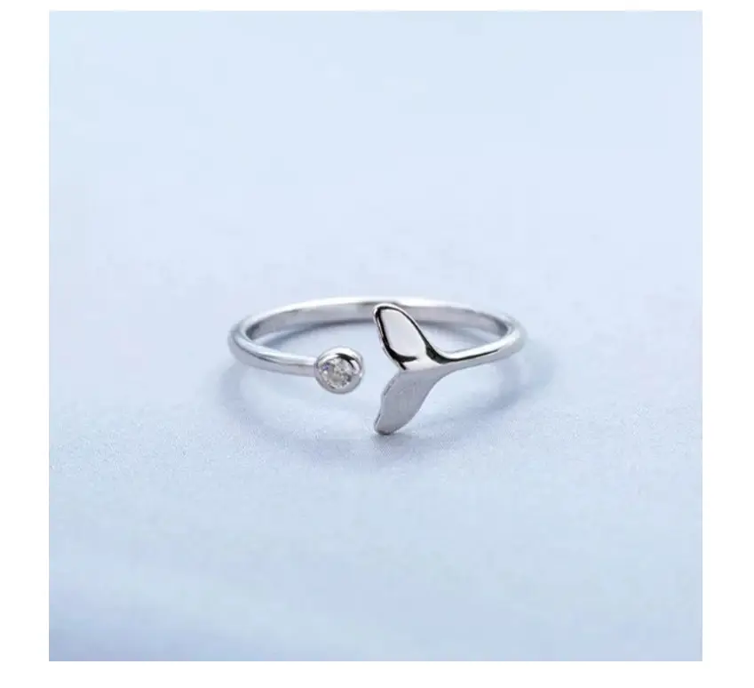 Stylish zircon mermaid ring