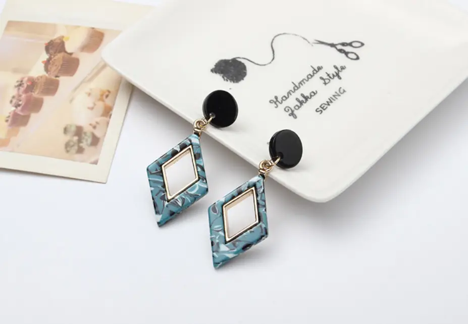 Fashion diamond earrings