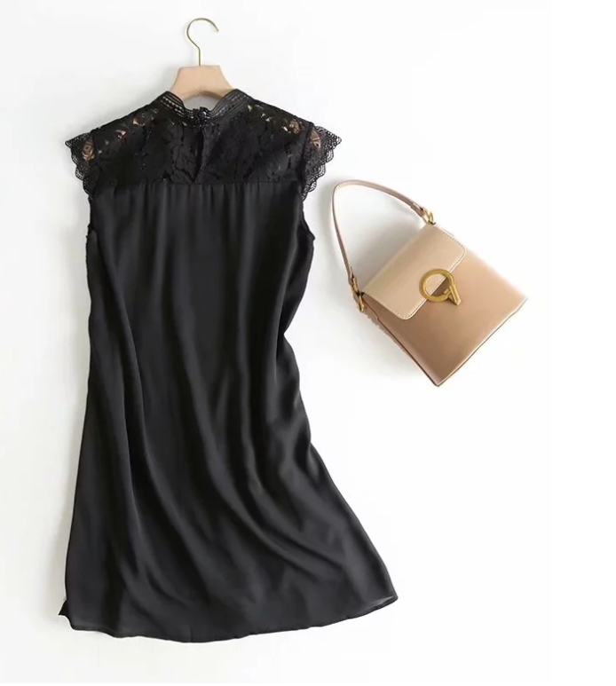 Black chiffon stitching lace dress