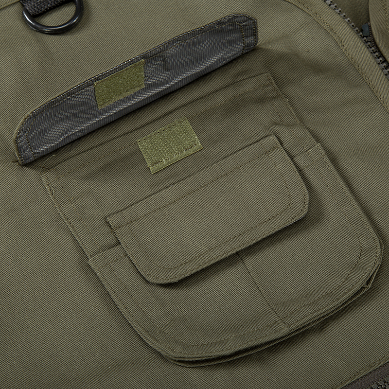 Multi-pocket men's vest