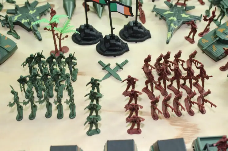 307 piece set 4 cm small soldier plastic toy