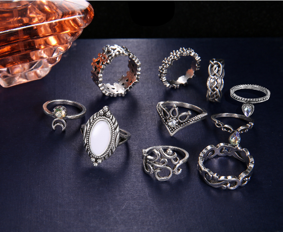 Sapphire Moon Crushing Tail Ring