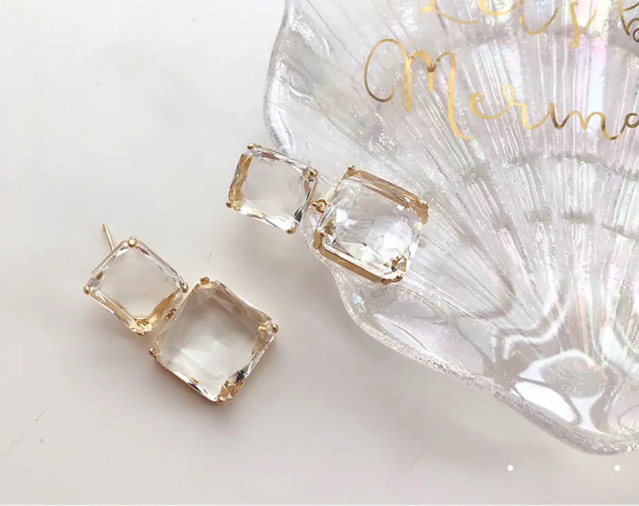 Square transparent long face repair earrings