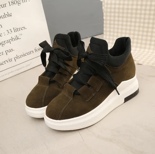 Round head thick soled sports shoes Green - Shop at LoveMi