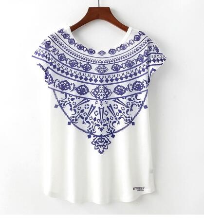 Novelty women's T-shirt cute cat print T-shirt