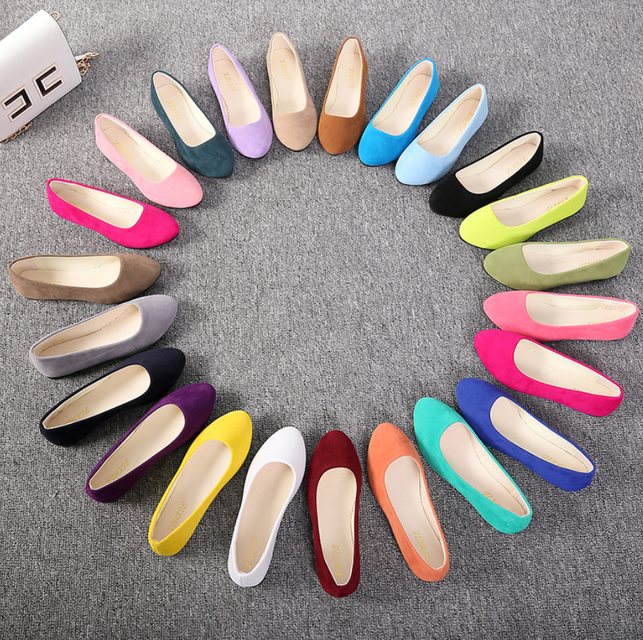Shallow mouth flat shoes