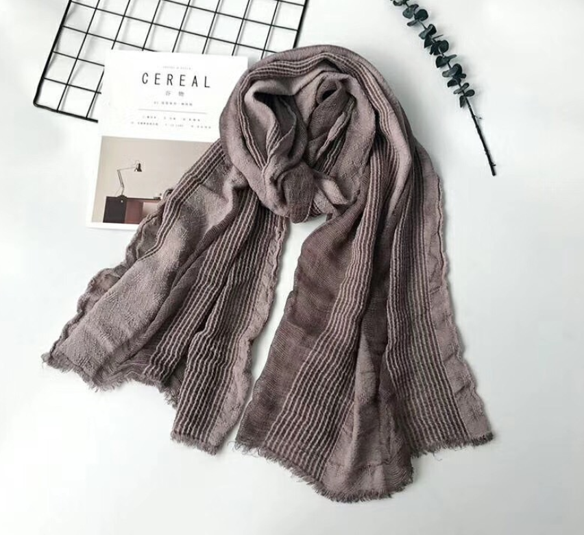 Cotton and linen striped pleated scarf
