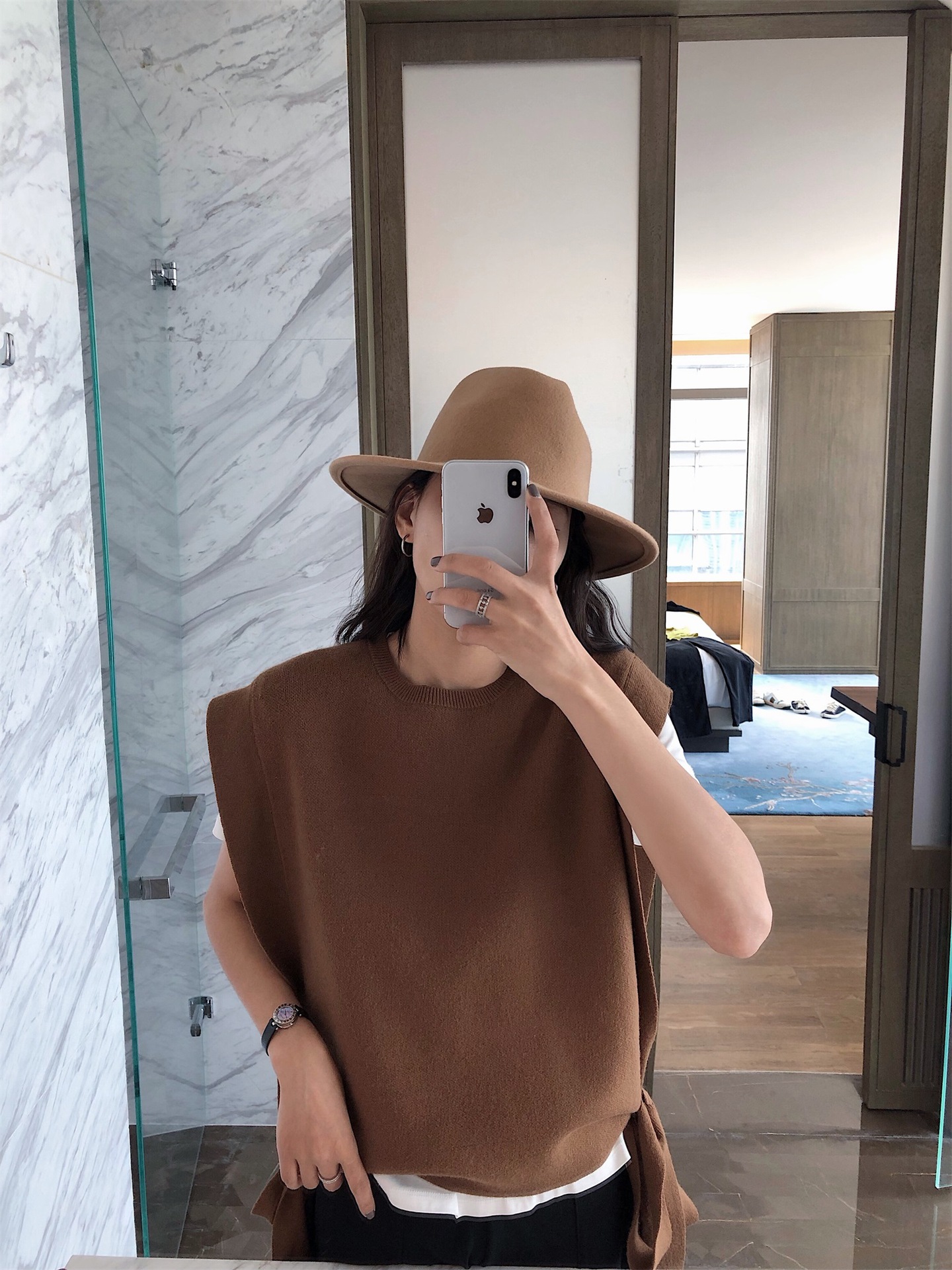 Side strap knit vest