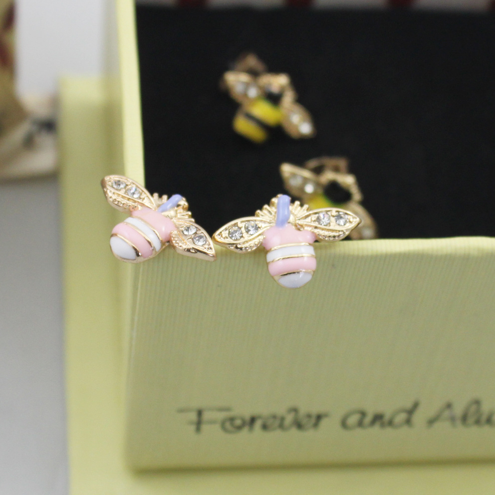 Bee dripping shiny earrings