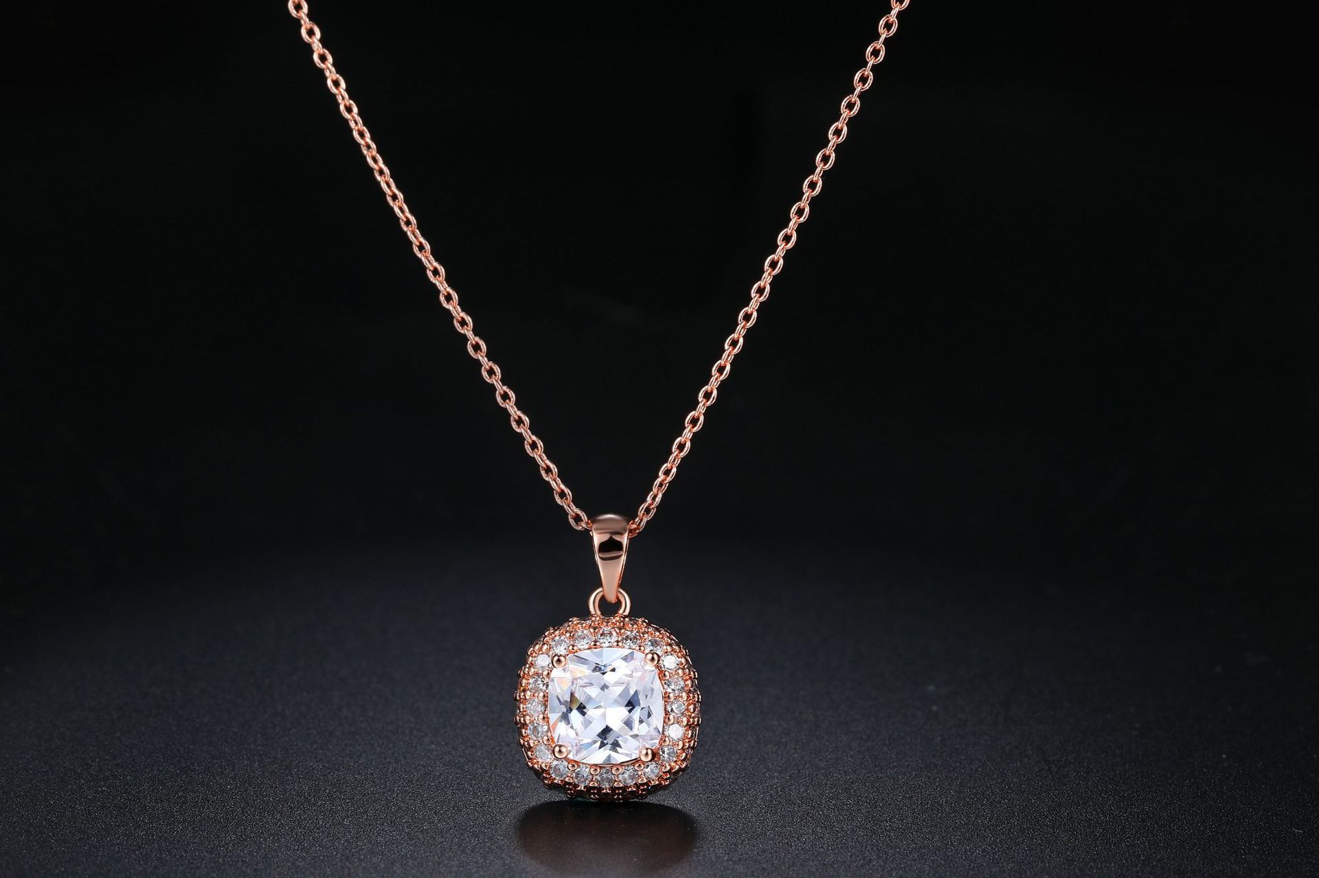 Square chain ladies pendant