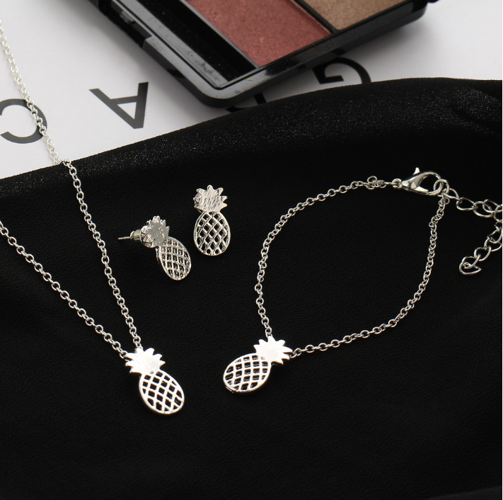 Hollow Pineapple Stud Earrings Set — foto 5