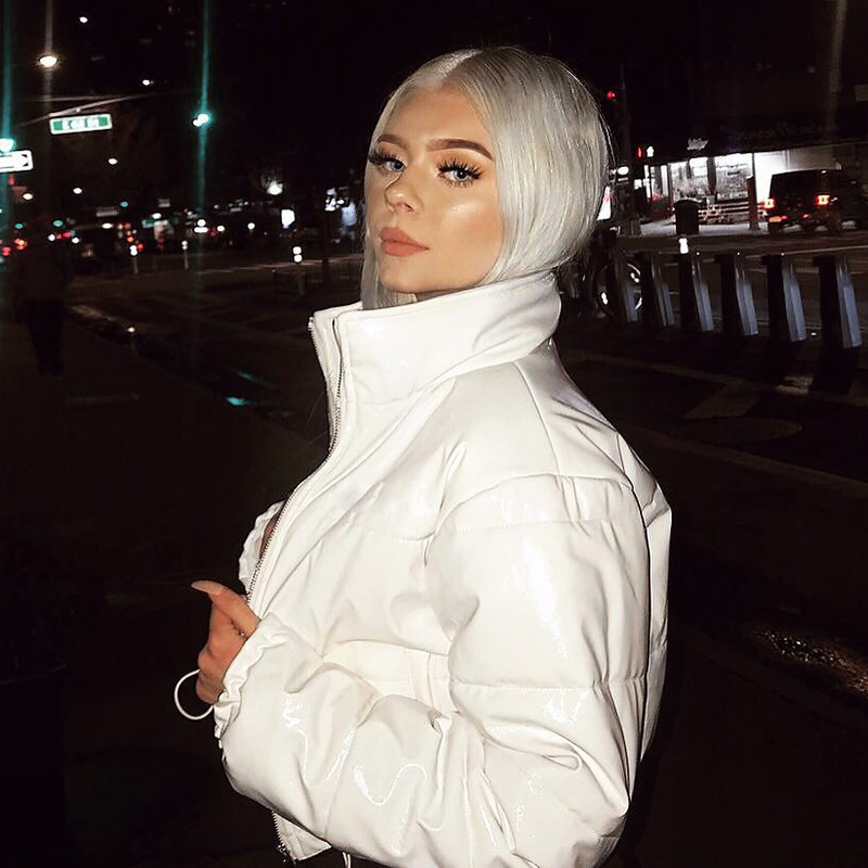 Short warm down jacket with drawstring