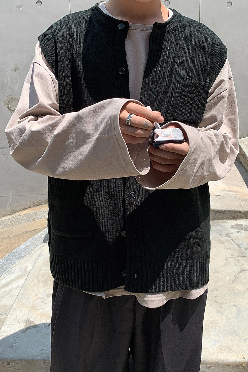 Hong Kong style knitted sweater